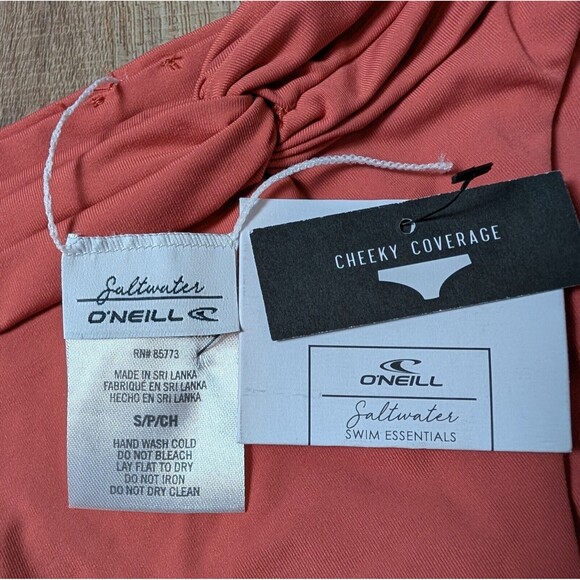 NWT O'Neill Saltwater Swimsuit Bikini Bottom Size S Cheeky Pink Twist Hipster - Picture 4 of 6